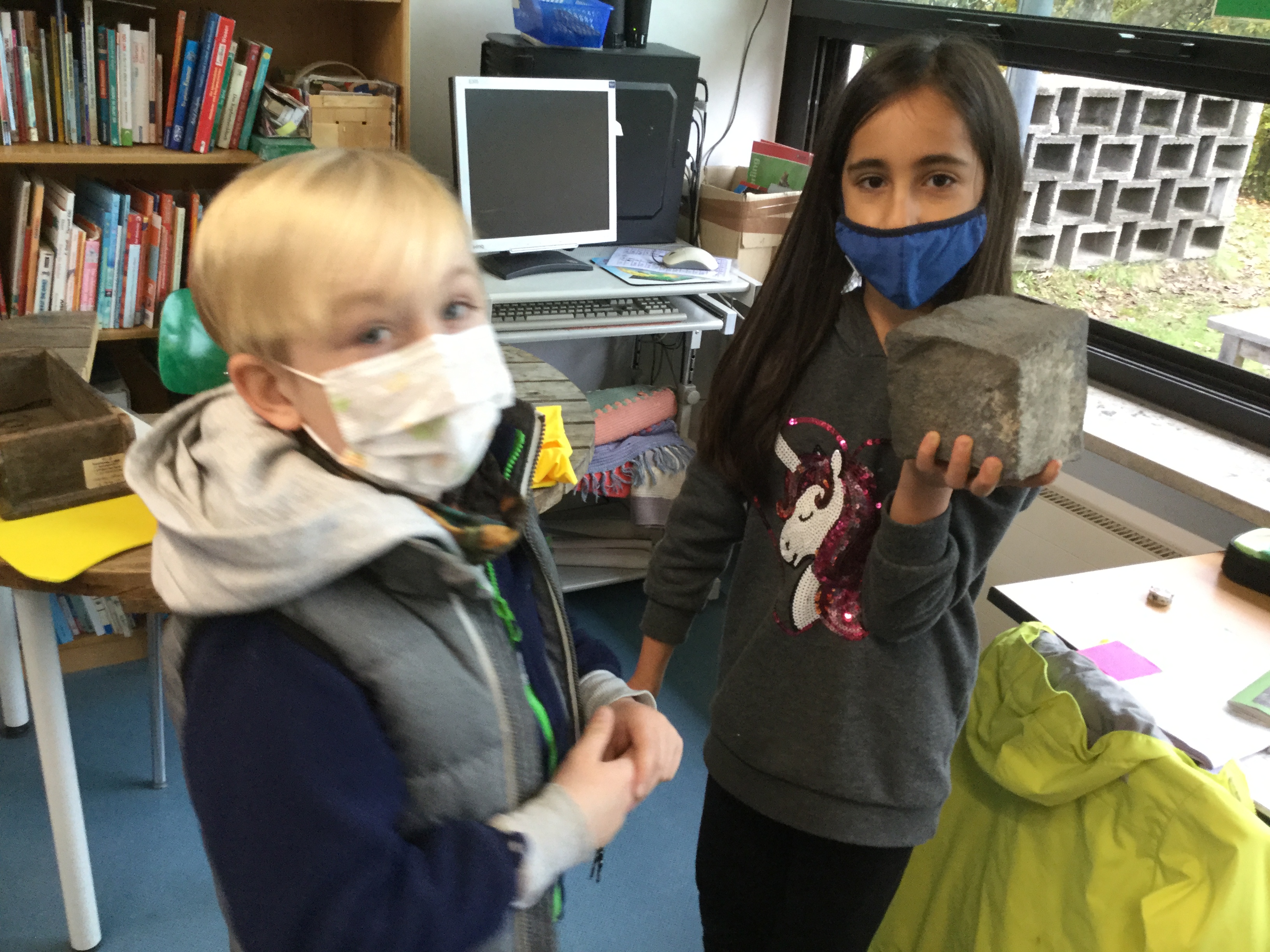 So schwer sind die Ziegel wirklich.